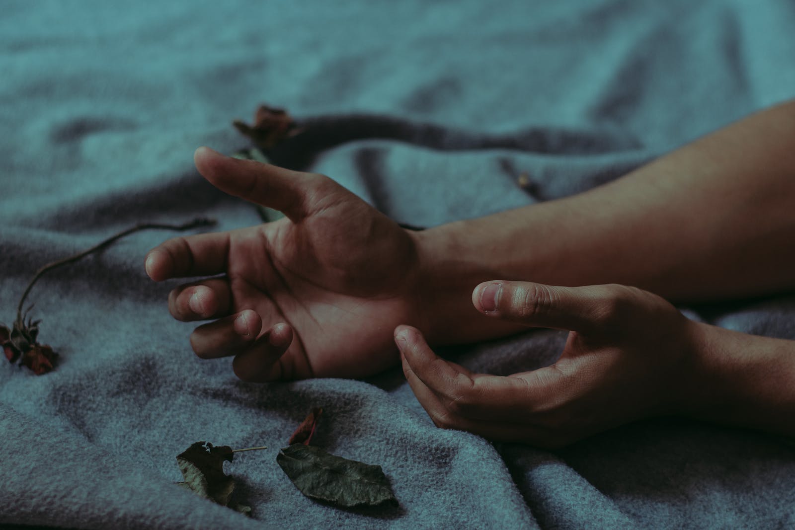 Lutter contre les mains moites avec un remède de grand-mère efficace