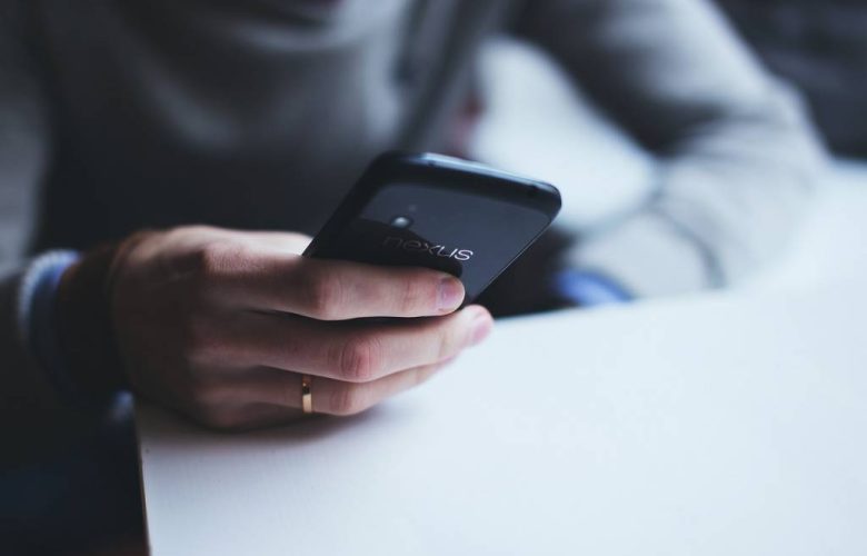 Annuaire inversé : Un moyen rapide de reconnecter avec des contacts perdus