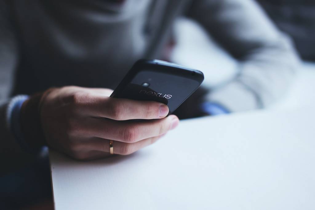 Annuaire inversé : Un moyen rapide de reconnecter avec des contacts perdus
