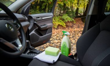 Nettoyage écologique de l'intérieur de votre voiture pour un habitacle sain