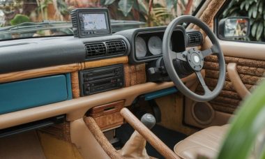Rénover les plastiques et accessoires de voiture naturellement