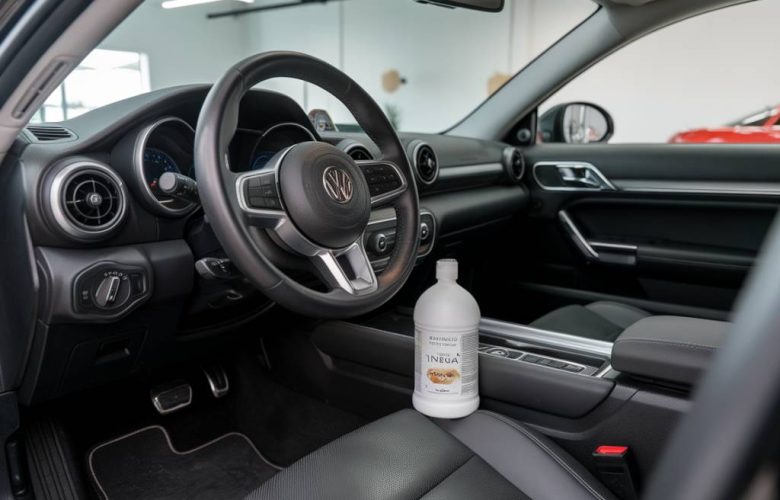 Comment entretenir l’intérieure de votre voiture avec du vinaigre blanc
